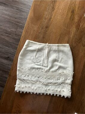 H&M White Lace-Trim Mini Skirt